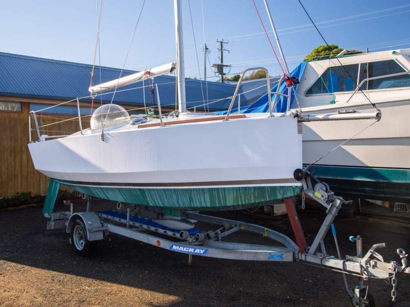 Souriceau 475 CAPABLE & VERSITILE NEW TRAILER SAILER!