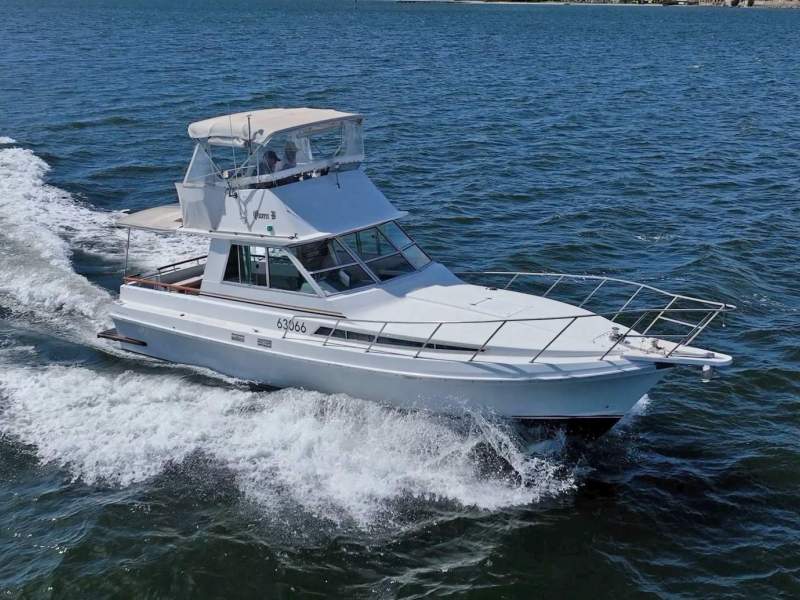 Thomascraft 35 Flybridge with full recent engine rebuild