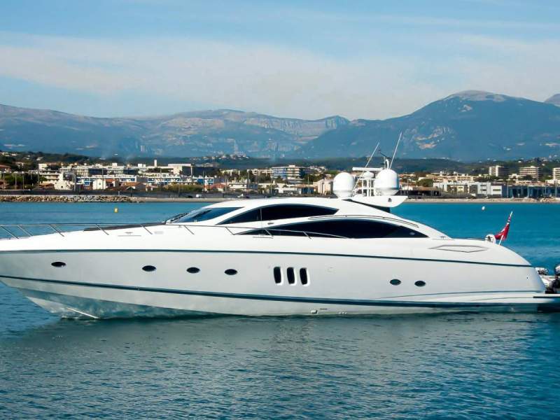 Sunseeker Predator 82