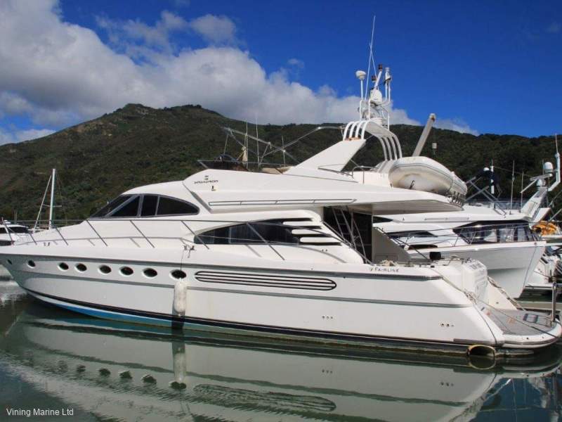 Fairline Squadron 65 Luxury Large Volume Sports Cruiser