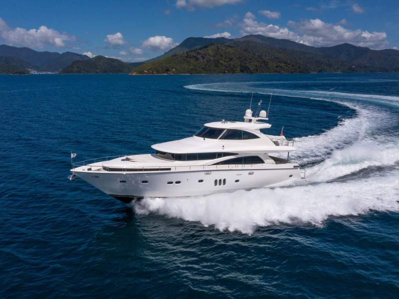Johnson 75 Motor Yacht