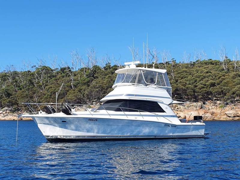 Riviera 39 Platinum (Series 2) Flybridge Cruiser - "SAMEDI"