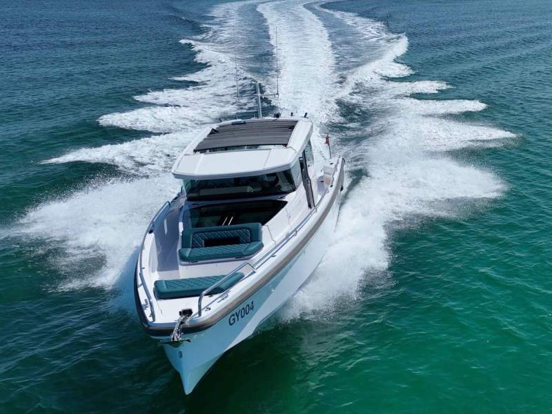 Axopar 37 Cross Cabin - One share remaining